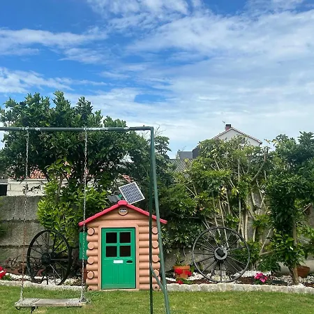 5 Minutes From The Island Of Arous